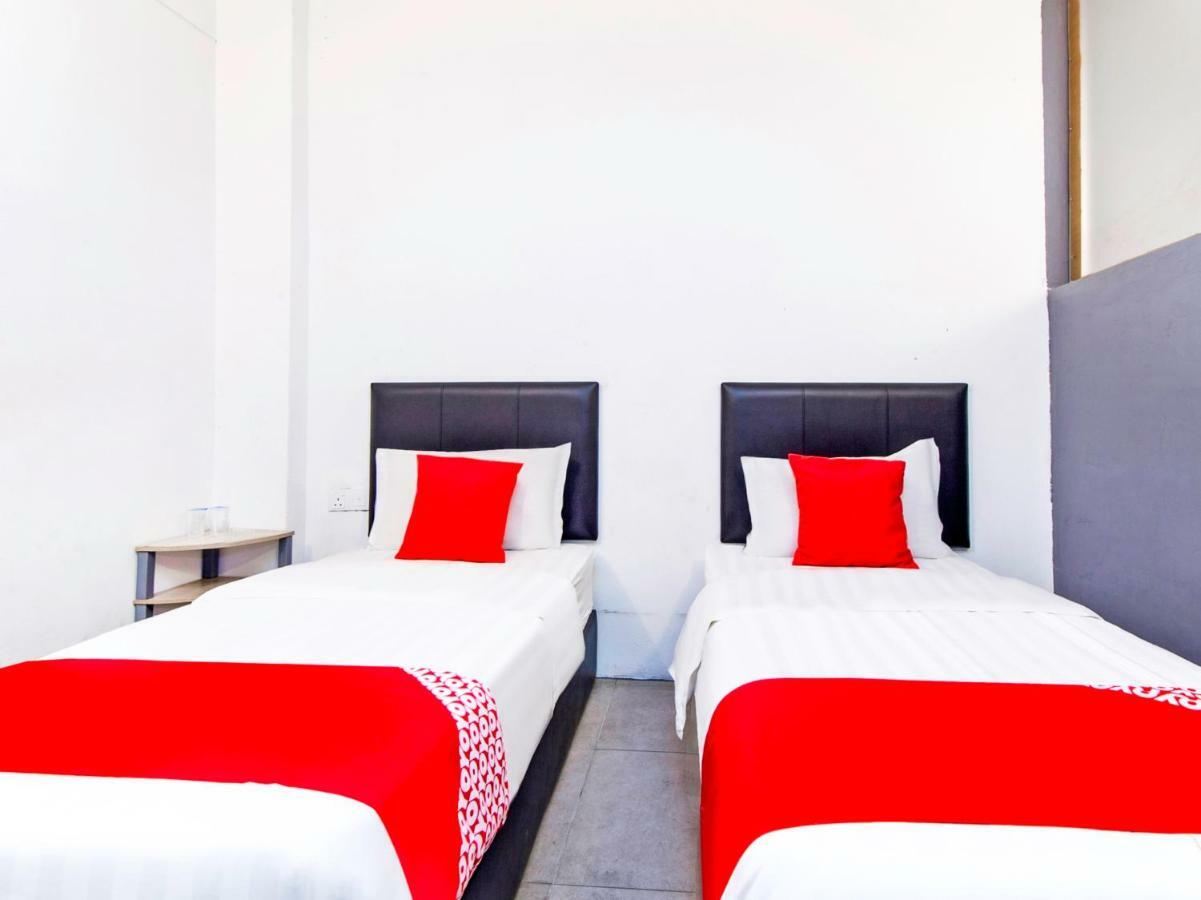Intime Hotel Kuchai Lama Куала Лумпур Екстериор снимка
